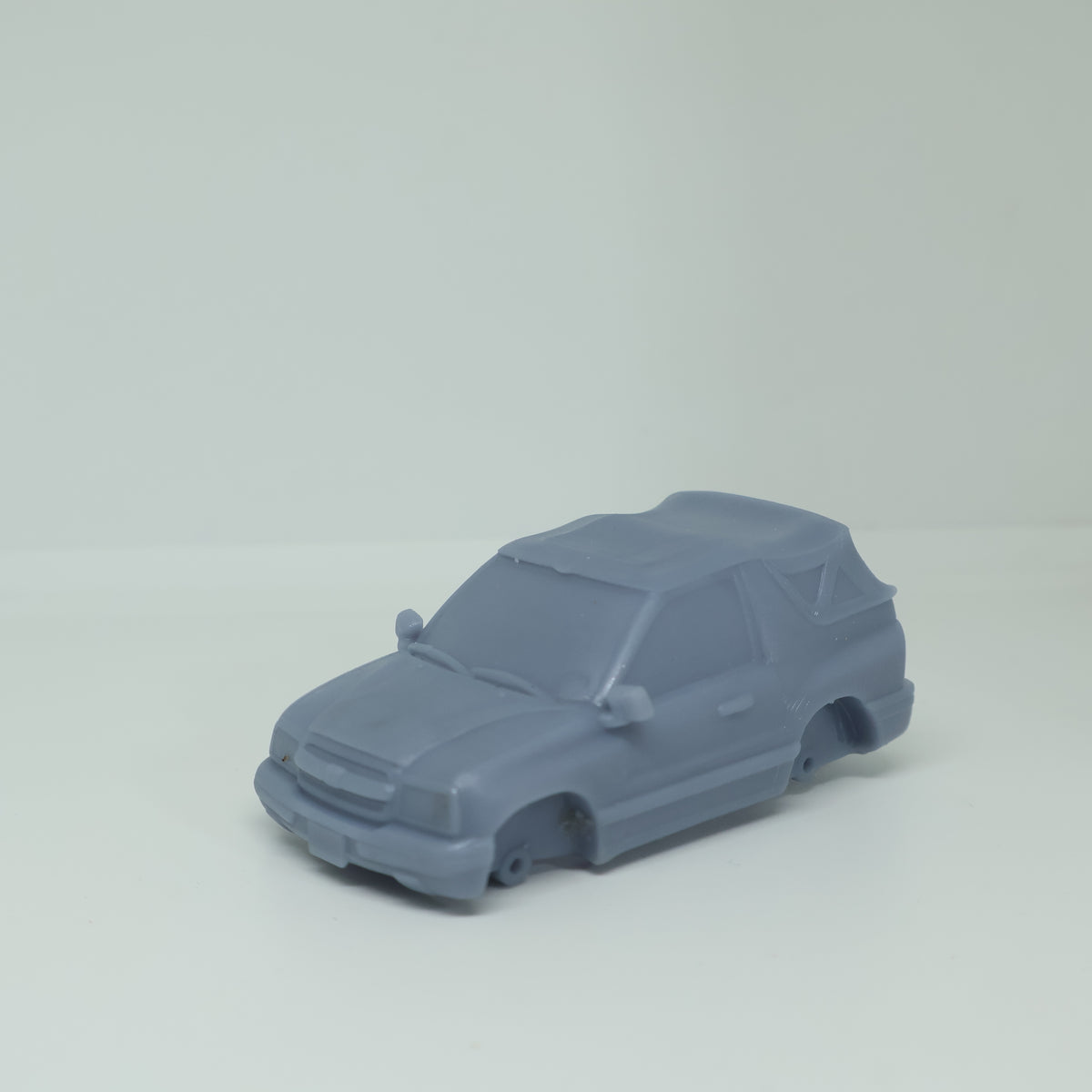 Impresion 3D Auto Inspirado en Chevrolet Tracker 2000 2 Puertas Escala 1:64