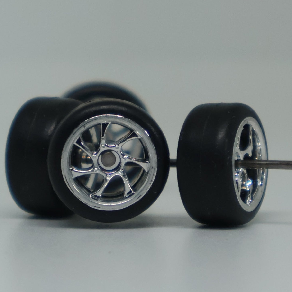 Llantas de Goma  Escala 1:64 Básica Tipo B