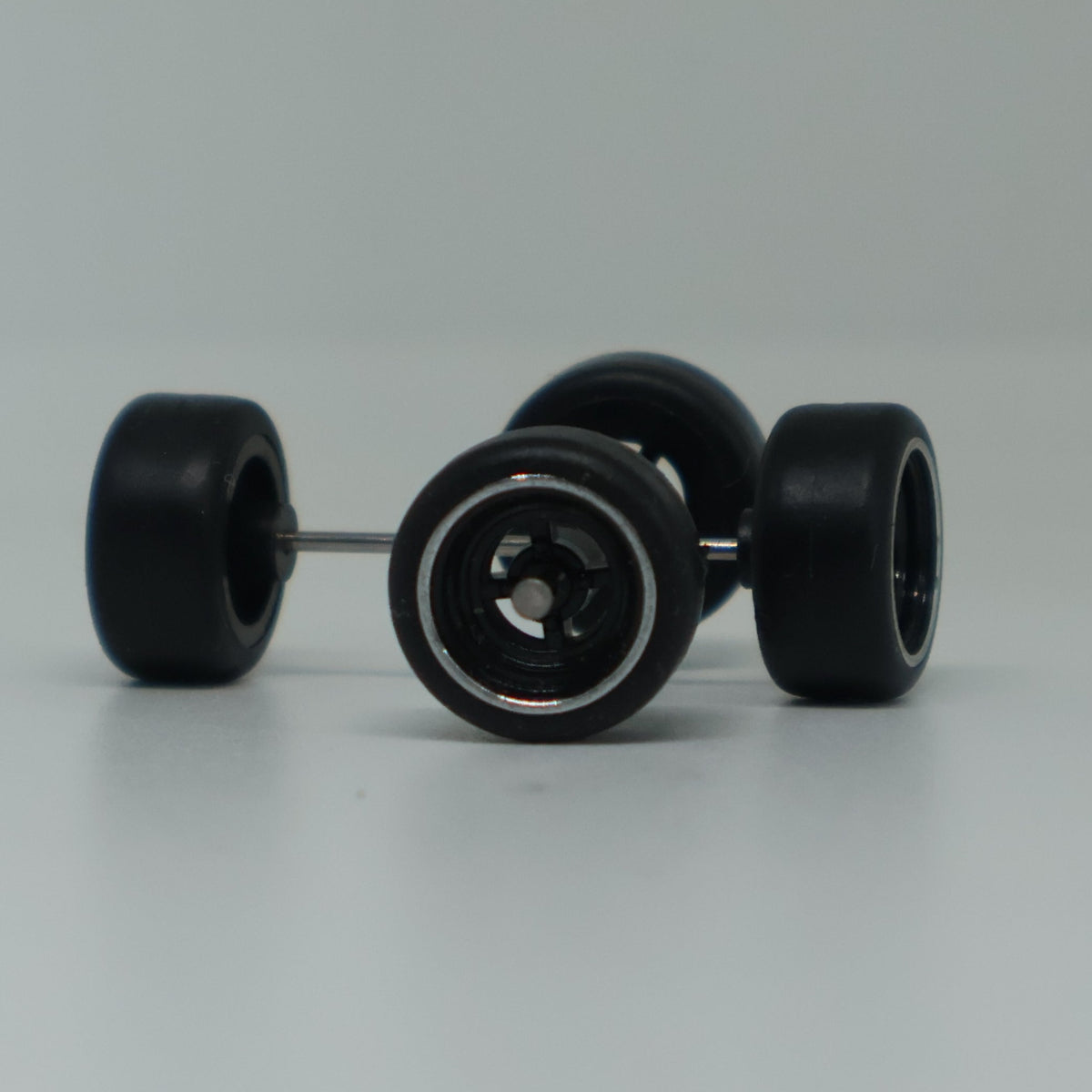 Llantas de Goma  Escala 1:64 Básica Tipo H