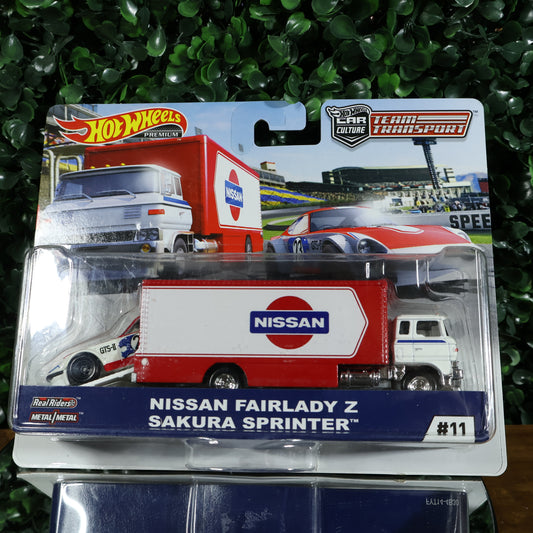 Nissan Fairlady Z and Sakura Sprinter