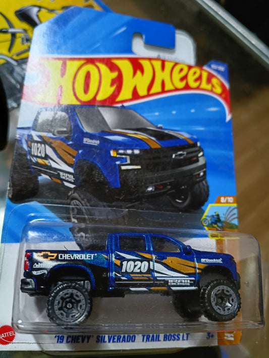 19 Chevy Silverado Trail Boss LT azul
