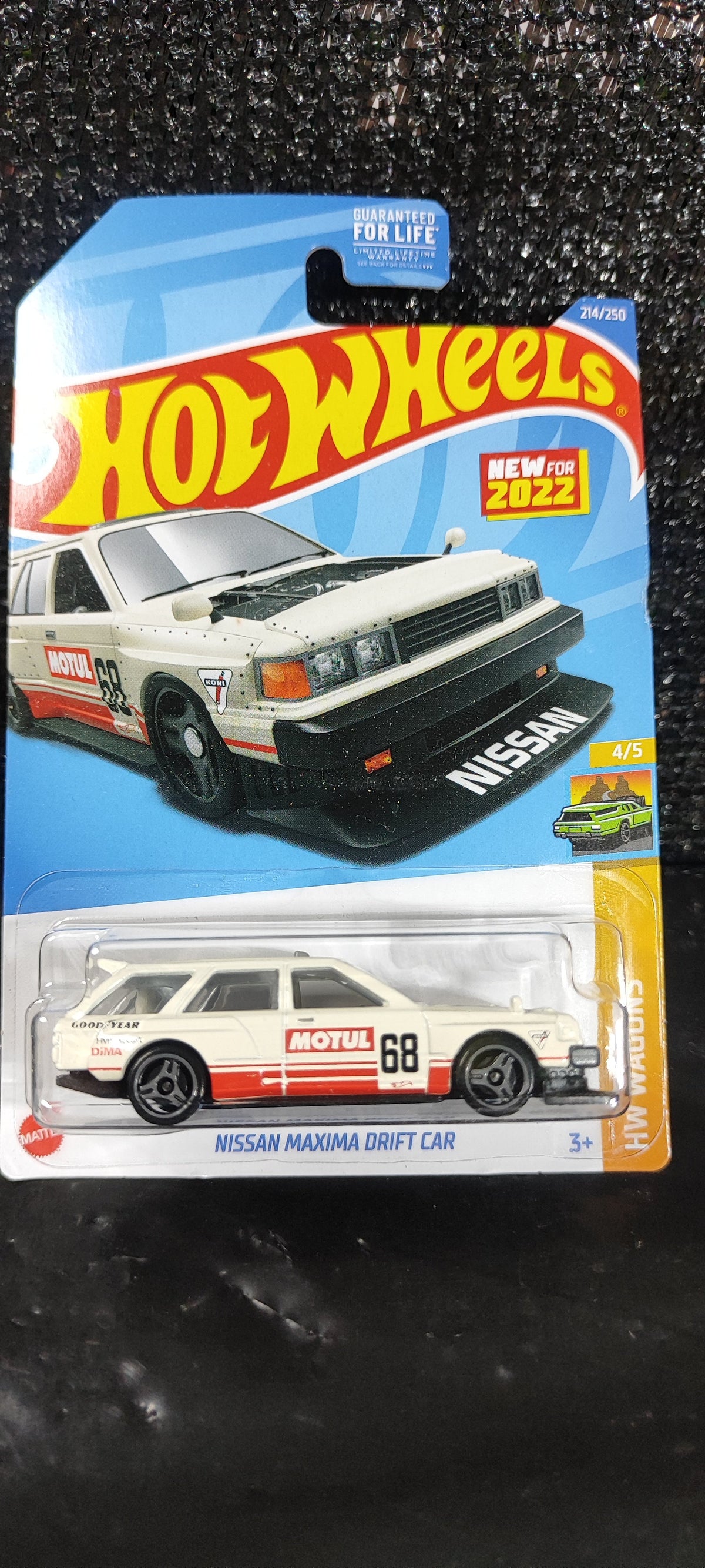 Nissan_Maxima_Drift_Car_Motu_3900_0 • B00 • Hotwheels, Basico