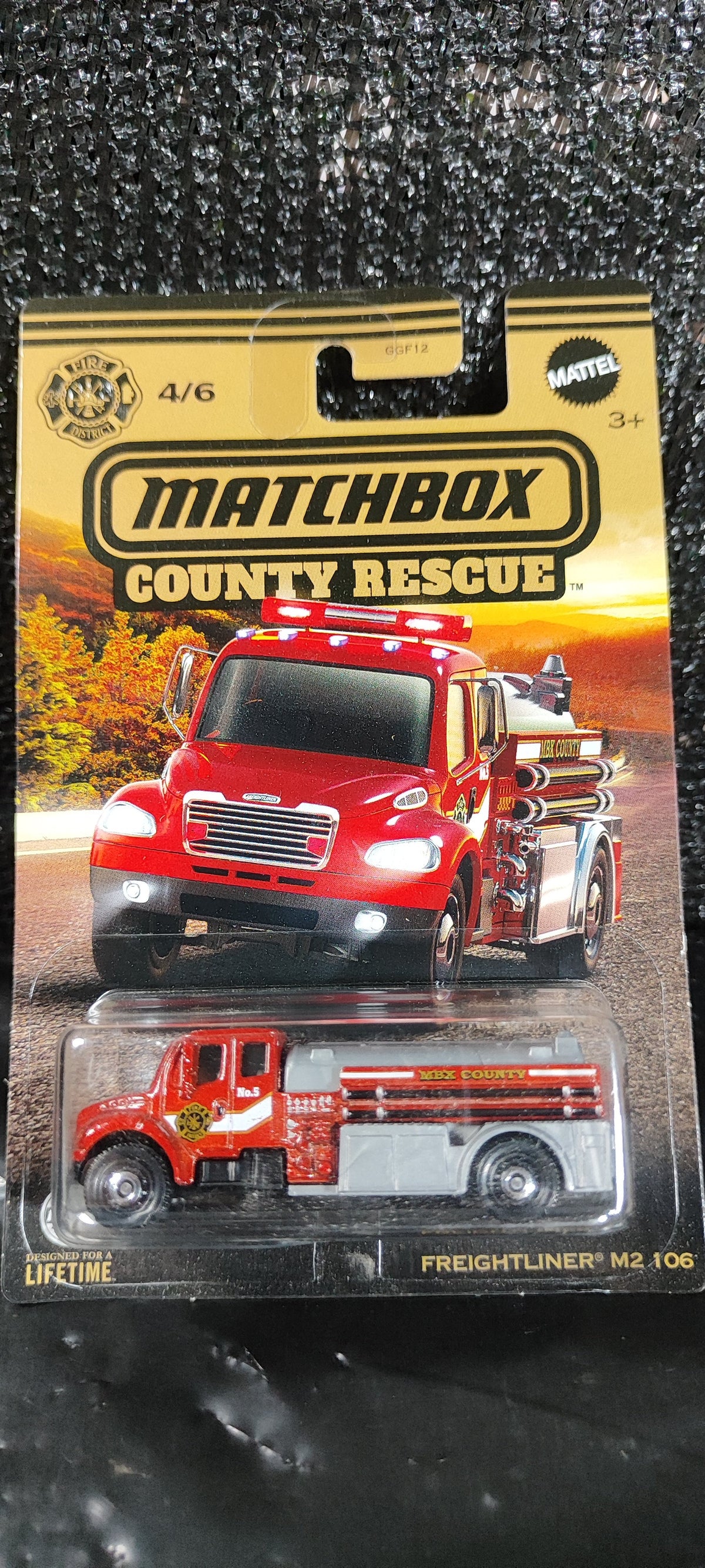 Freightliner_M2_Matchbox_3800_0 • B00 • Matchbox, Silver, Basico