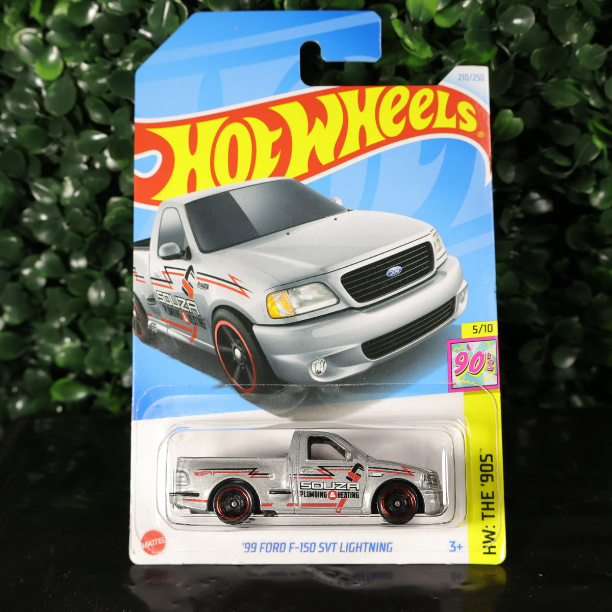 Ford_F150_SVT_Lightning_th_90s_2500_0 • B00 • Hotwheels, Basico
